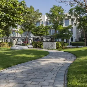 By Latinem Luxury 2 Bedroom Cv B2508 Near Burj Khalifa , Dubai United Arab Emirates